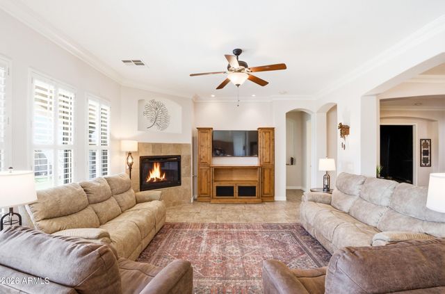 6729 S BANNING Street, Gilbert, AZ 85298