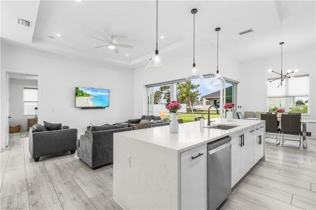 300 Chiquita BLVD N, Cape Coral, FL 33993