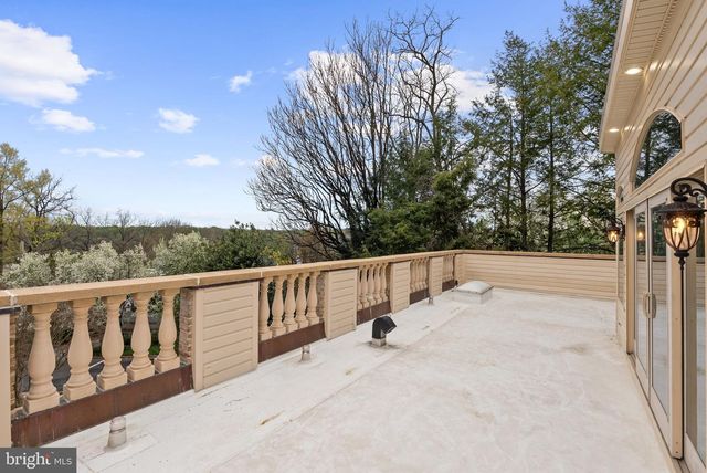 4613 CHARLESTON TER NW, Washington, DC 20007