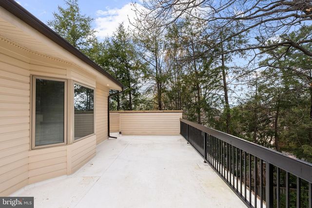 4613 CHARLESTON TER NW, Washington, DC 20007