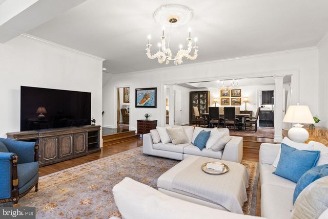 4613 CHARLESTON TER NW, Washington, DC 20007