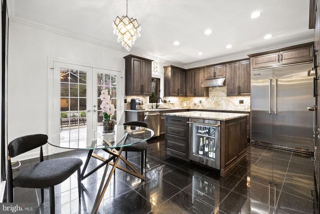 4613 CHARLESTON TER NW, Washington, DC 20007