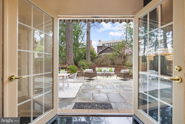 4613 CHARLESTON TER NW, Washington, DC 20007