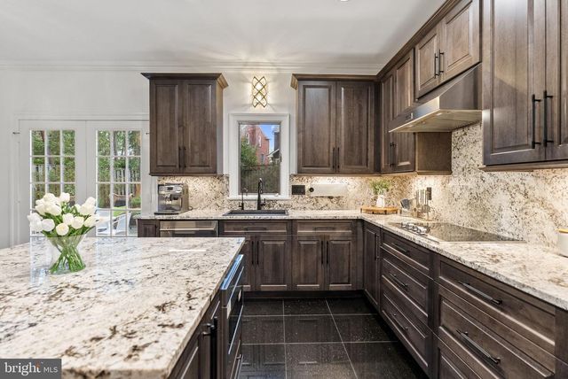 4613 CHARLESTON TER NW, Washington, DC 20007