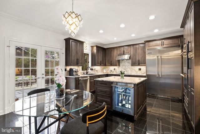 4613 CHARLESTON TER NW, Washington, DC 20007