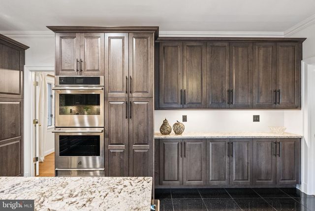 4613 CHARLESTON TER NW, Washington, DC 20007