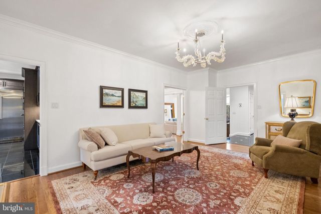 4613 CHARLESTON TER NW, Washington, DC 20007