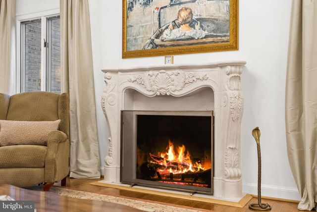 4613 CHARLESTON TER NW, Washington, DC 20007