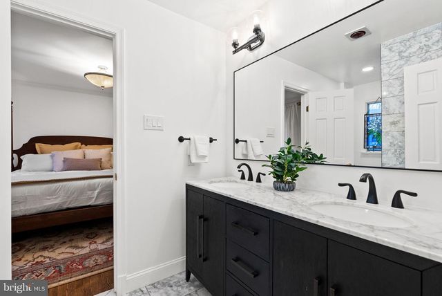 4613 CHARLESTON TER NW, Washington, DC 20007