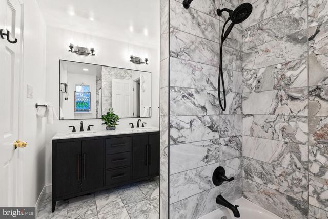 4613 CHARLESTON TER NW, Washington, DC 20007