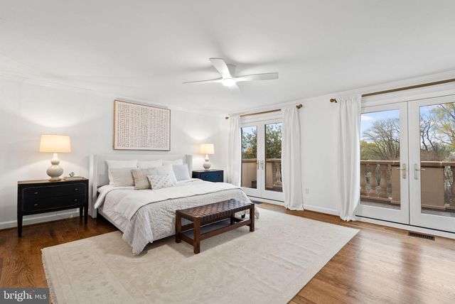 4613 CHARLESTON TER NW, Washington, DC 20007