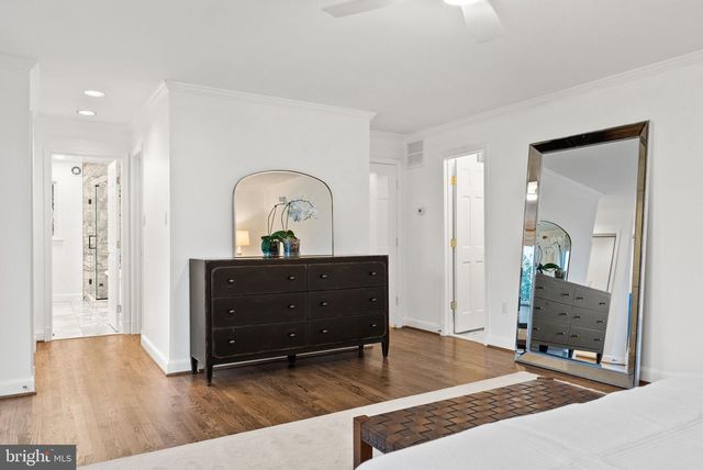 4613 CHARLESTON TER NW, Washington, DC 20007