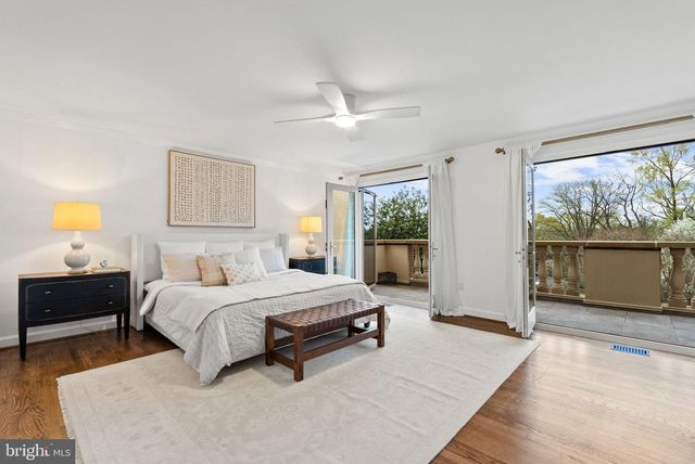 4613 CHARLESTON TER NW, Washington, DC 20007