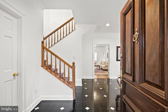 4613 CHARLESTON TER NW, Washington, DC 20007