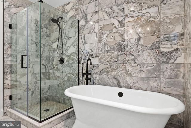 4613 CHARLESTON TER NW, Washington, DC 20007