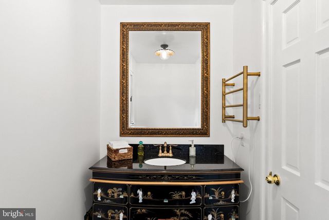 4613 CHARLESTON TER NW, Washington, DC 20007