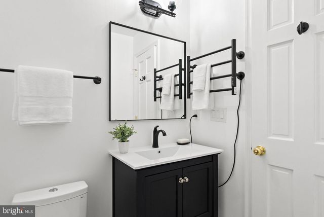 4613 CHARLESTON TER NW, Washington, DC 20007