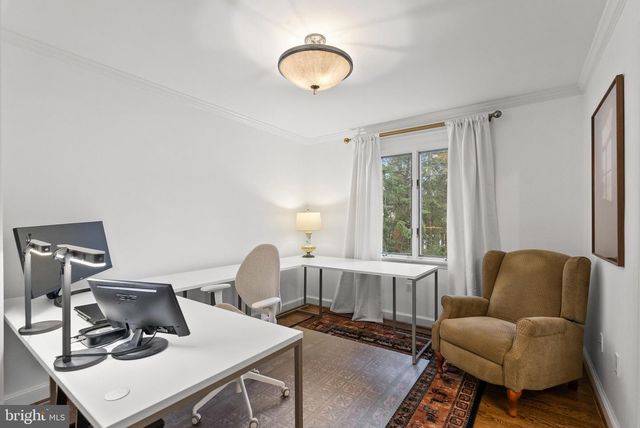 4613 CHARLESTON TER NW, Washington, DC 20007