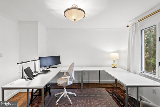 4613 CHARLESTON TER NW, Washington, DC 20007