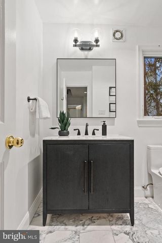 4613 CHARLESTON TER NW, Washington, DC 20007