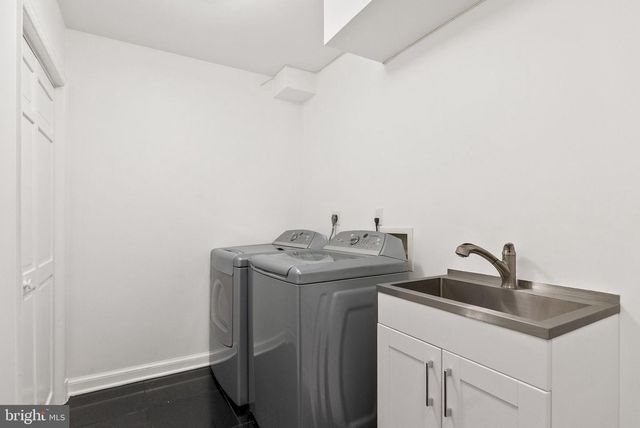 4613 CHARLESTON TER NW, Washington, DC 20007