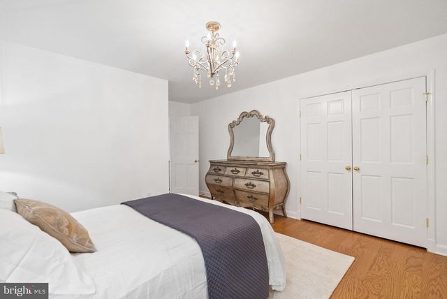 4613 CHARLESTON TER NW, Washington, DC 20007