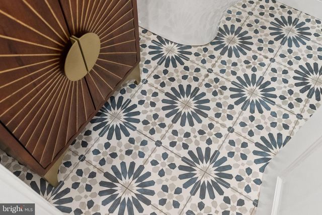 4613 CHARLESTON TER NW, Washington, DC 20007