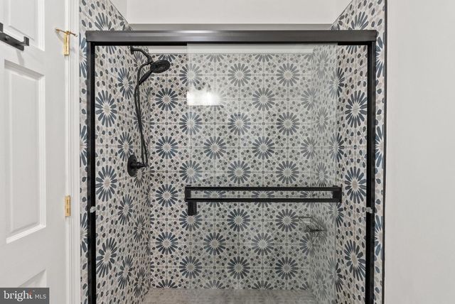 4613 CHARLESTON TER NW, Washington, DC 20007