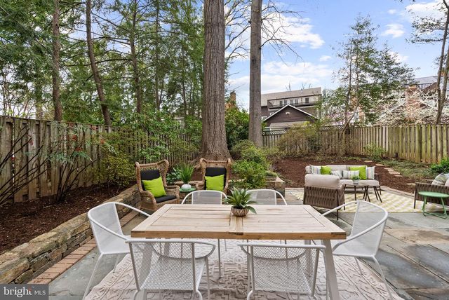 4613 CHARLESTON TER NW, Washington, DC 20007