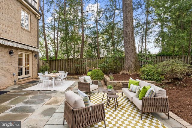 4613 CHARLESTON TER NW, Washington, DC 20007