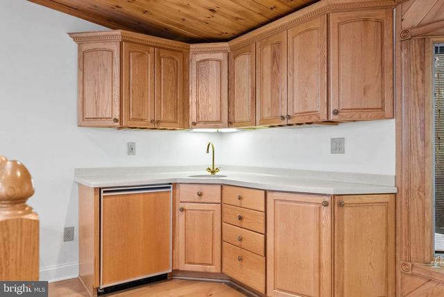 4613 CHARLESTON TER NW, Washington, DC 20007