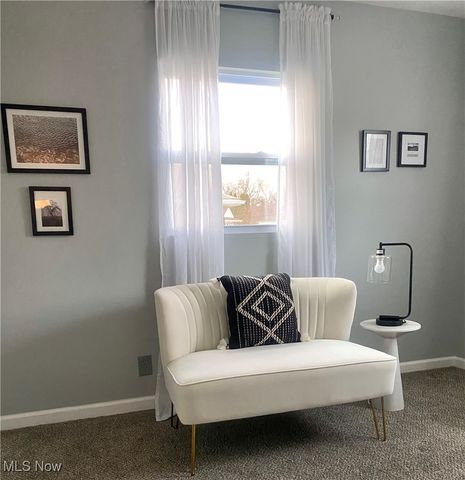 146 Greeley ln, Youngstown, OH 44405