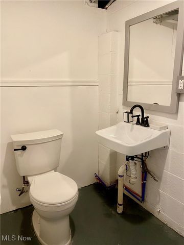 146 Greeley ln, Youngstown, OH 44405