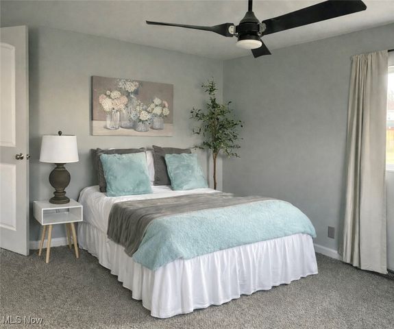 146 Greeley ln, Youngstown, OH 44405