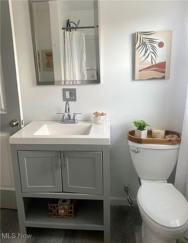 146 Greeley ln, Youngstown, OH 44405