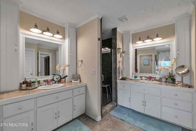 1737 Oakdale Drive, Dandridge, TN 37725