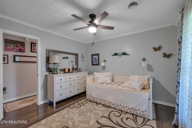 1737 Oakdale Drive, Dandridge, TN 37725