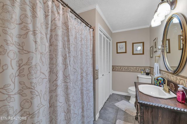 1737 Oakdale Drive, Dandridge, TN 37725