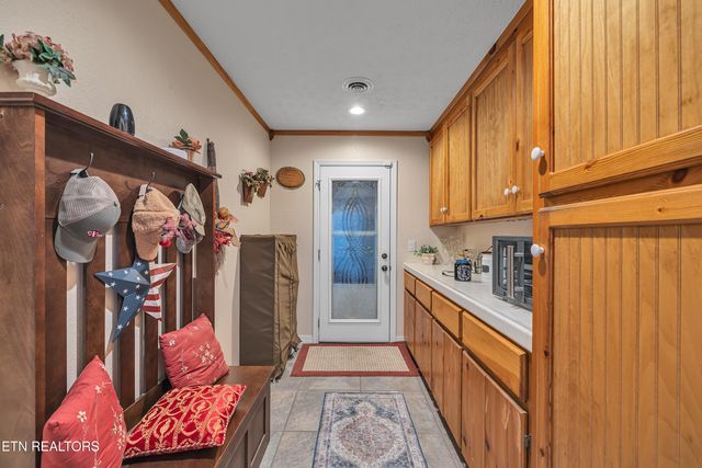 1737 Oakdale Drive, Dandridge, TN 37725