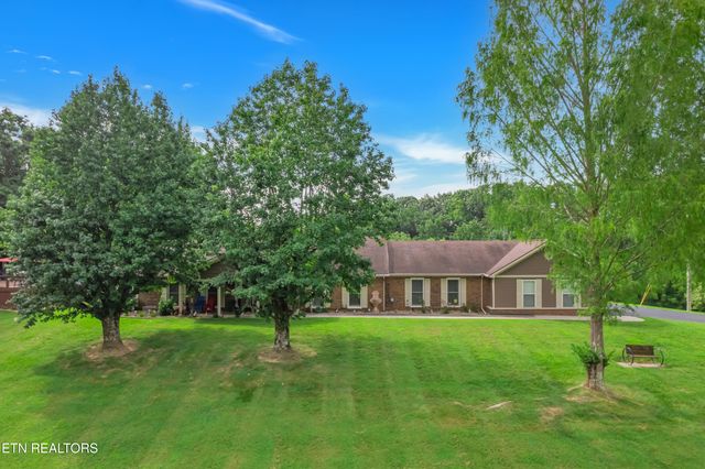 1737 Oakdale Drive, Dandridge, TN 37725