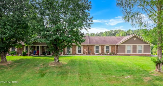 1737 Oakdale Drive, Dandridge, TN 37725