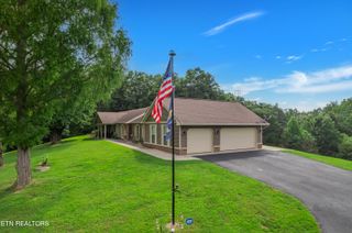 1737 Oakdale Drive, Dandridge, TN 37725