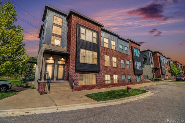 1250 DIAMOND Court E, Royal Oak, MI 48067