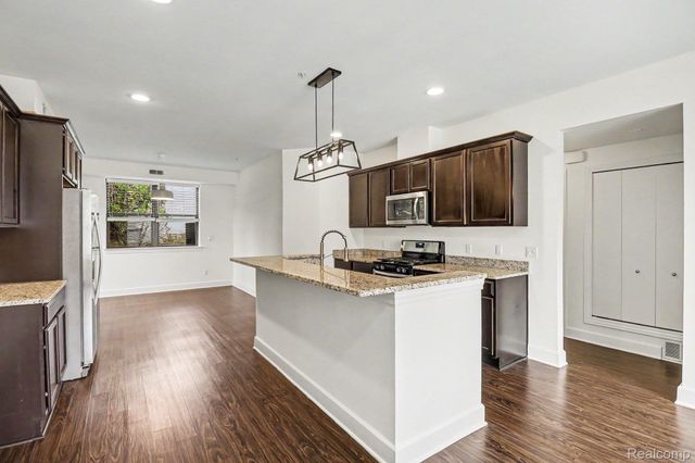 1250 DIAMOND Court E, Royal Oak, MI 48067