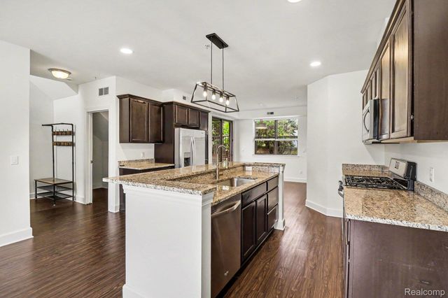 1250 DIAMOND Court E, Royal Oak, MI 48067