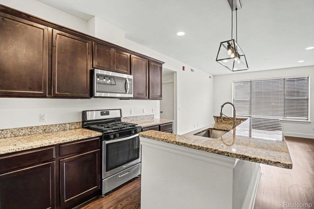 1250 DIAMOND Court E, Royal Oak, MI 48067