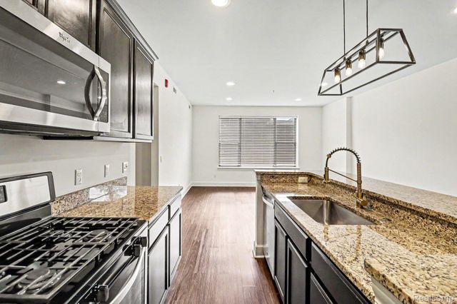 1250 DIAMOND Court E, Royal Oak, MI 48067