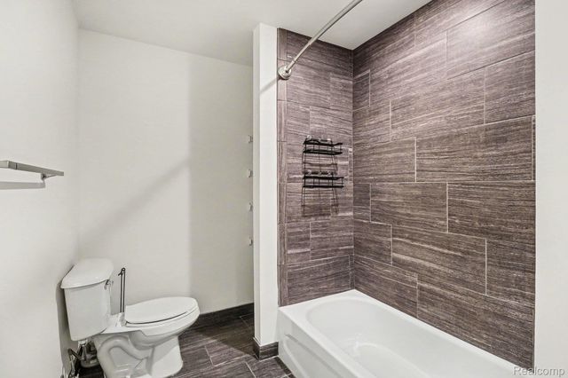 1250 DIAMOND Court E, Royal Oak, MI 48067