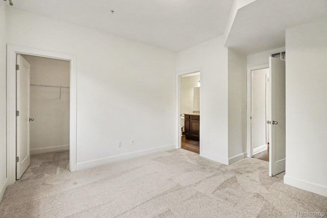 1250 DIAMOND Court E, Royal Oak, MI 48067