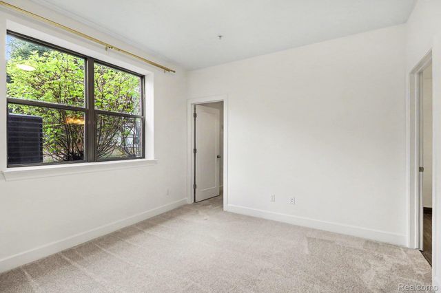 1250 DIAMOND Court E, Royal Oak, MI 48067